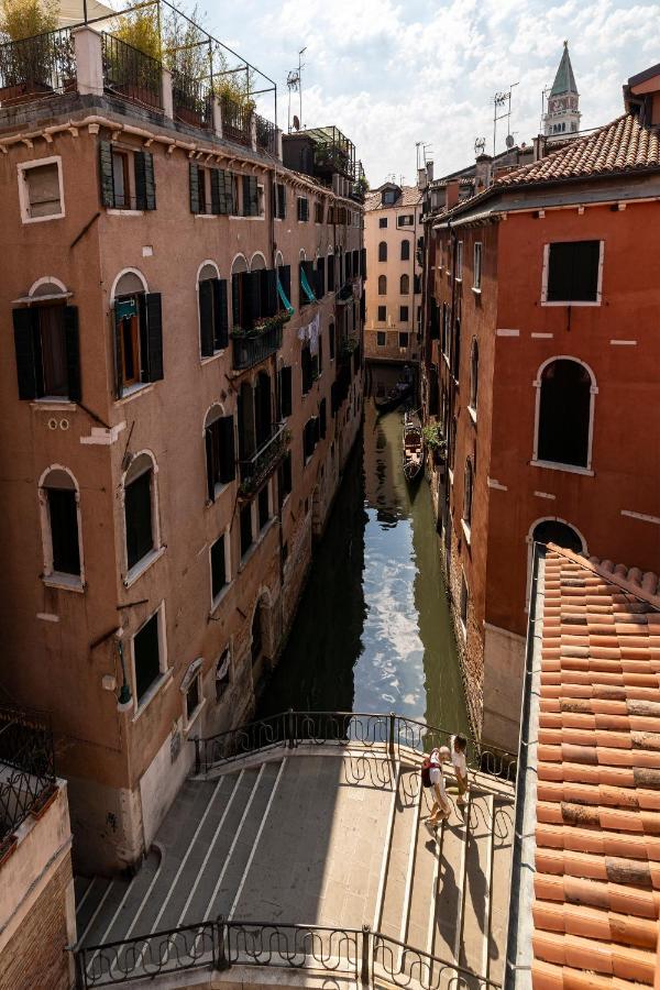 Suite with Canal View